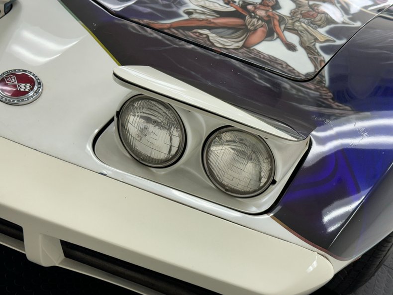 Unknown-Corvette-1974-White-Black-1