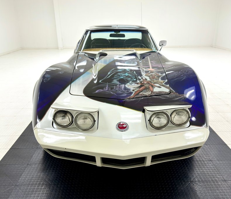 Unknown-Corvette-1974-White-Black-12