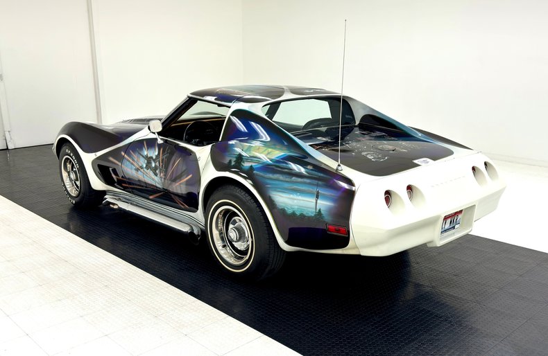 Unknown-Corvette-1974-White-Black-16