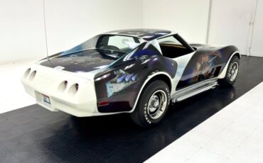 Unknown-Corvette-1974-White-Black-19