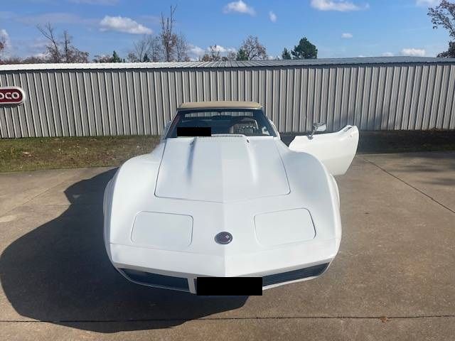 Unknown-Corvette-1974-White-Saddle-Vinyl-3