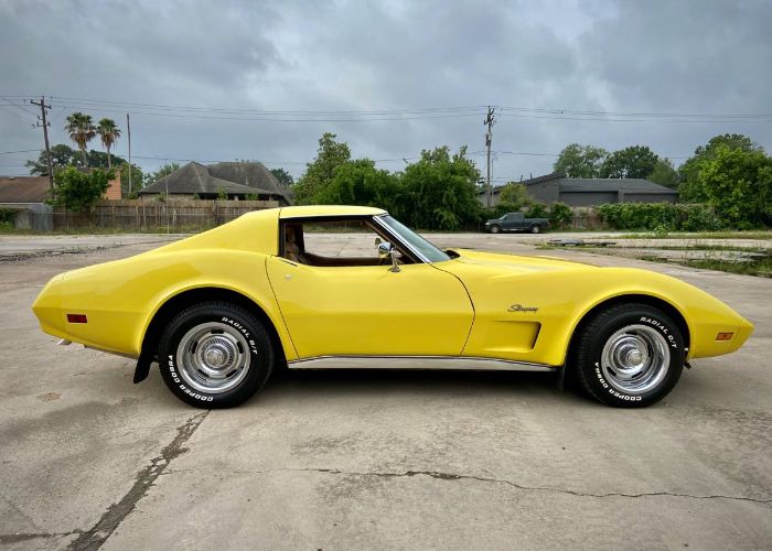 Unknown-Corvette-1974-Yellow-3