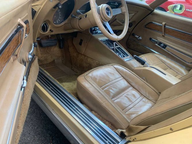 Unknown-Corvette-1974-Yellow-8