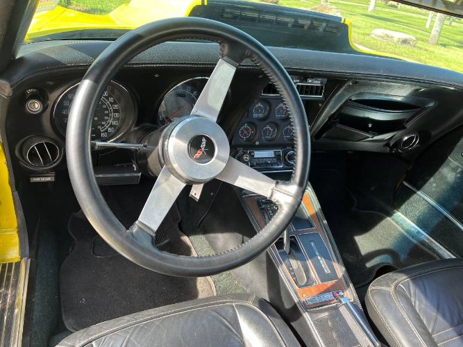 Unknown-Corvette-1975-7
