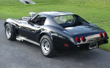 Unknown-Corvette-1975-Black-Black-and-Red-14