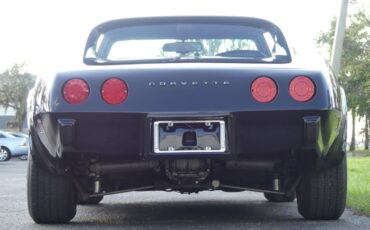 Unknown-Corvette-1975-Black-Black-and-Red-15