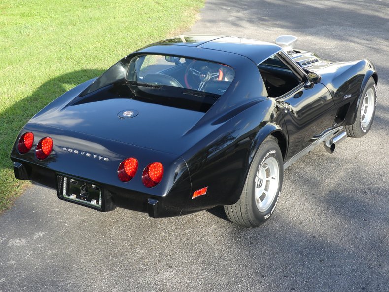 Unknown-Corvette-1975-Black-Black-and-Red-19