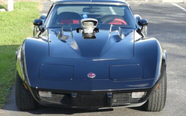 Unknown-Corvette-1975-Black-Black-and-Red-24