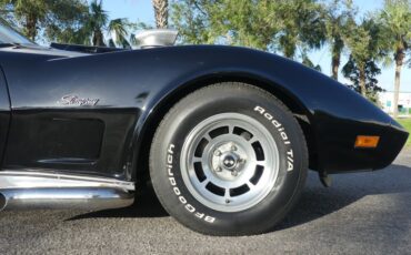 Unknown-Corvette-1975-Black-Black-and-Red-28