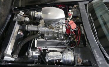 Unknown-Corvette-1975-Black-Black-and-Red-3