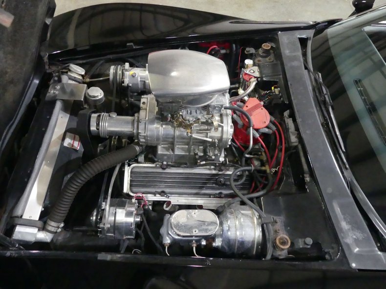 Unknown-Corvette-1975-Black-Black-and-Red-3