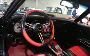 Unknown-Corvette-1975-Black-Black-and-Red-41