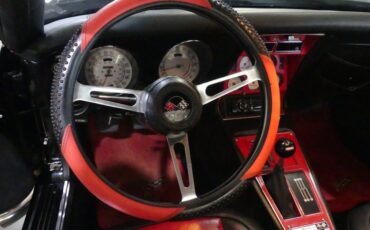 Unknown-Corvette-1975-Black-Black-and-Red-47