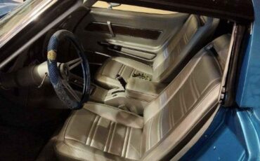 Unknown-Corvette-1975-Blue-Silver-Leather-3