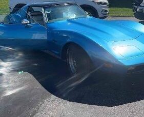 Unknown-Corvette-1975-Blue-Silver-Leather-4