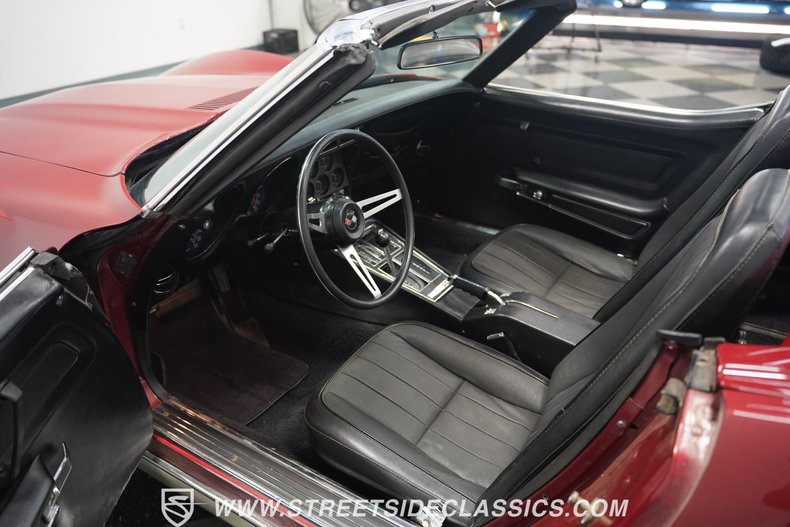 Unknown-Corvette-1975-Dark-Red-Metallic-Black-10