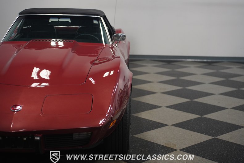 Unknown-Corvette-1975-Dark-Red-Metallic-Black-28