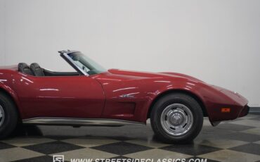 Unknown-Corvette-1975-Dark-Red-Metallic-Black-39