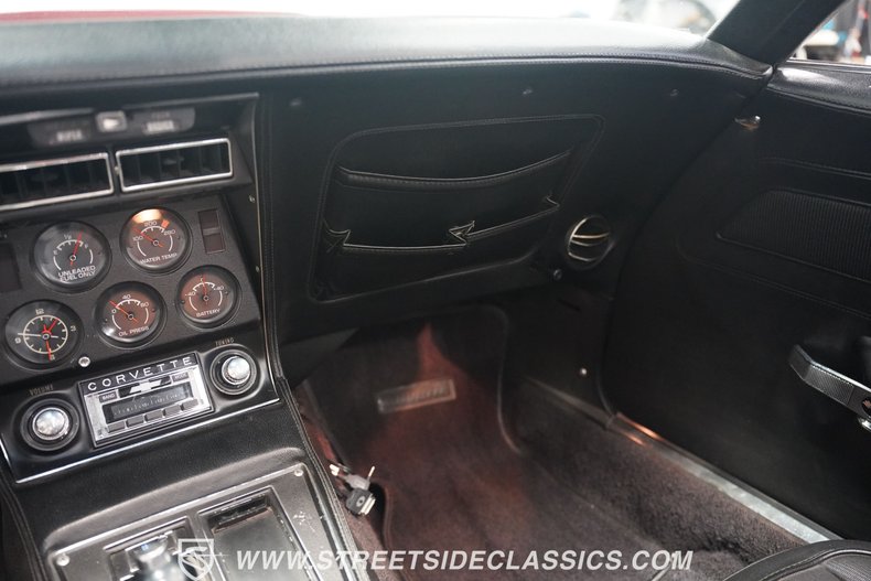 Unknown-Corvette-1975-Dark-Red-Metallic-Black-4