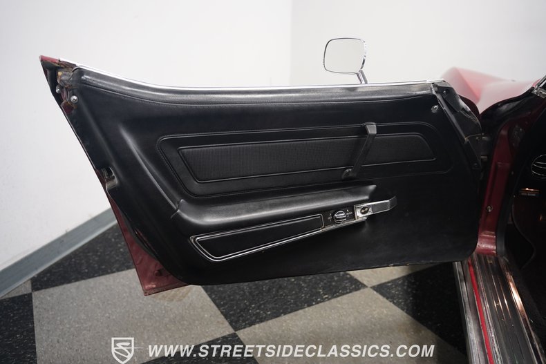Unknown-Corvette-1975-Dark-Red-Metallic-Black-46