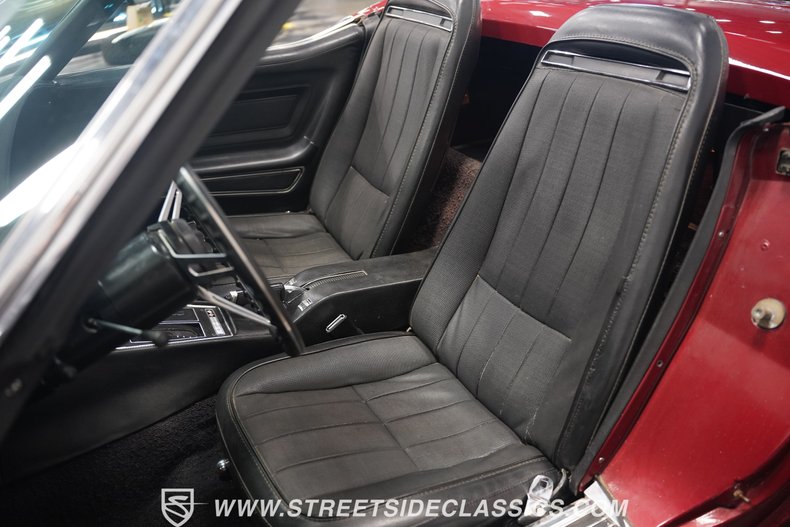 Unknown-Corvette-1975-Dark-Red-Metallic-Black-5