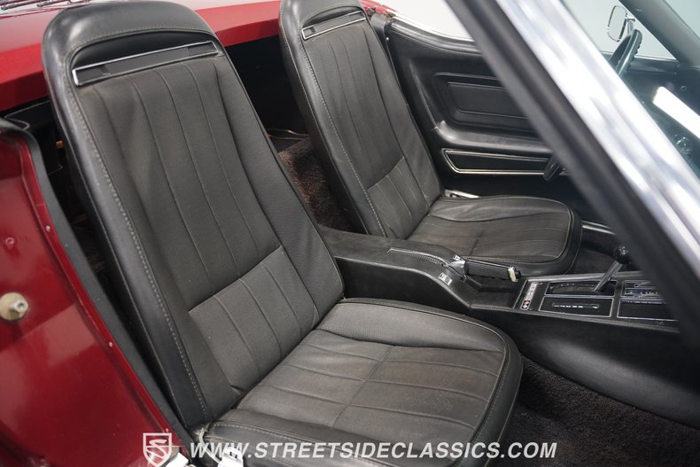 Unknown-Corvette-1975-Dark-Red-Metallic-Black-6
