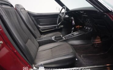 Unknown-Corvette-1975-Dark-Red-Metallic-Black-8