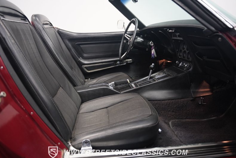 Unknown-Corvette-1975-Dark-Red-Metallic-Black-8