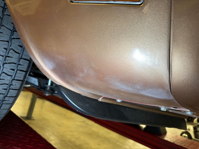 Unknown-Corvette-1975-Medium-Saddle-Metall-Medium-Saddle-26