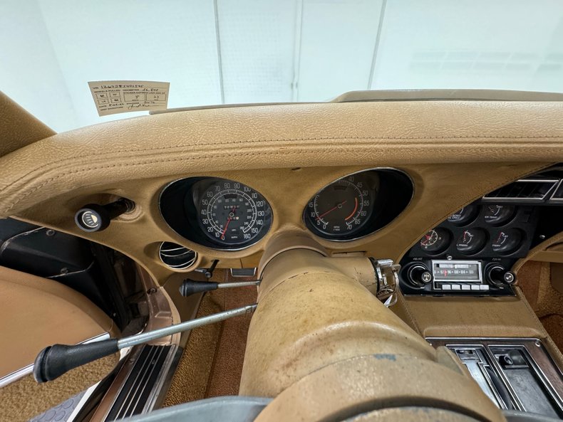 Unknown-Corvette-1975-Medium-Saddle-Metall-Medium-Saddle-42
