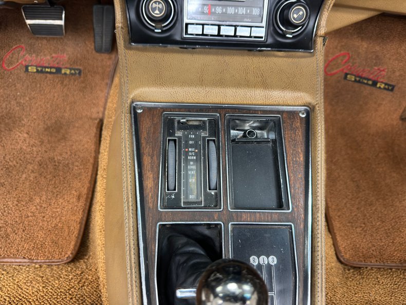Unknown-Corvette-1975-Medium-Saddle-Metall-Medium-Saddle-46