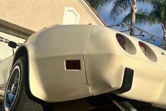 Unknown-Corvette-1975-Off-White-Tan-2
