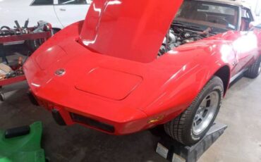 Unknown-Corvette-1975-Red-2
