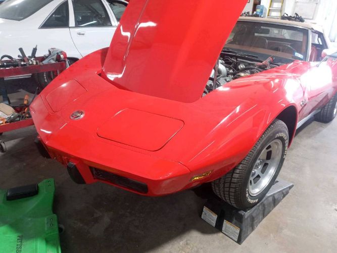 Unknown-Corvette-1975-Red-2