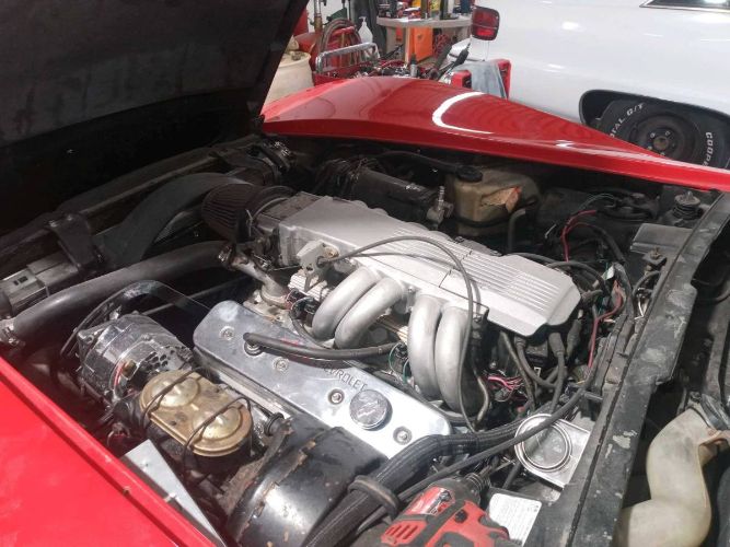 Unknown-Corvette-1975-Red-3