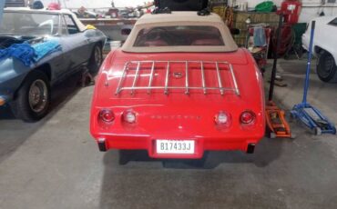 Unknown-Corvette-1975-Red-4