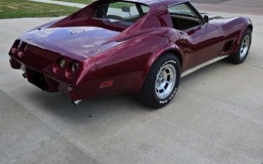 Unknown-Corvette-1975-Red