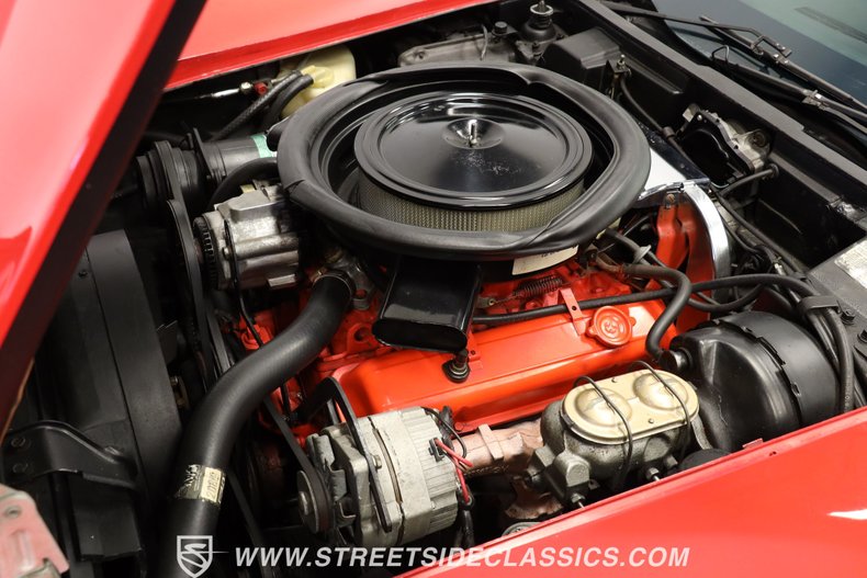 Unknown-Corvette-1975-Red-Black-1