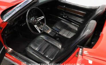 Unknown-Corvette-1975-Red-Black-2