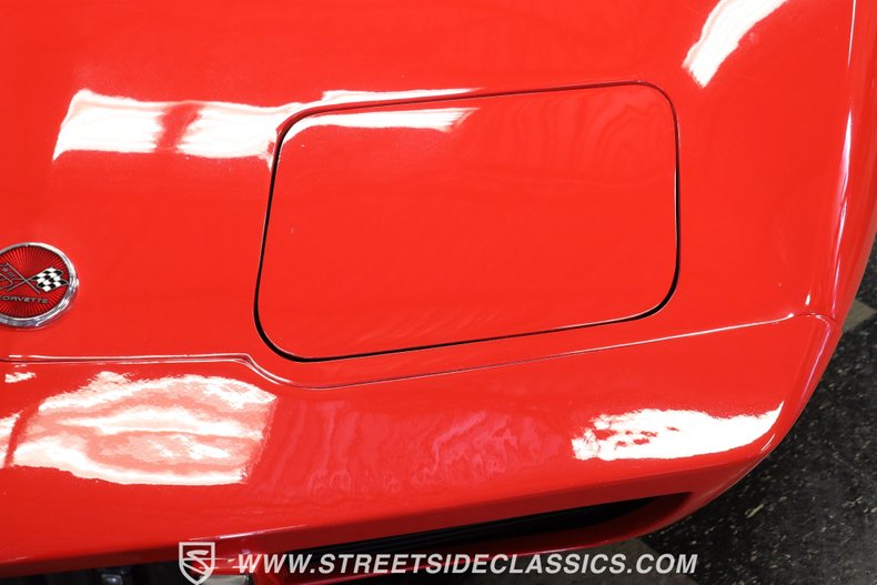 Unknown-Corvette-1975-Red-Black-20