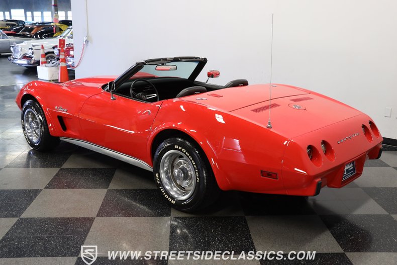 Unknown-Corvette-1975-Red-Black-3