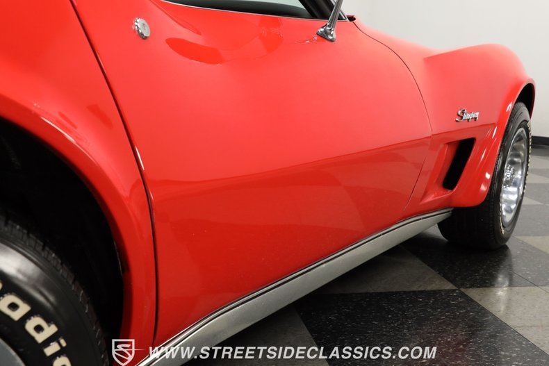 Unknown-Corvette-1975-Red-Black-30