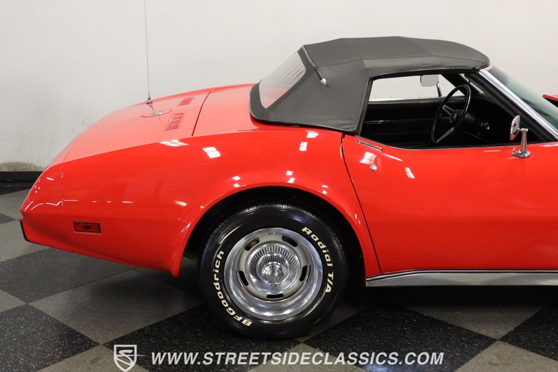 Unknown-Corvette-1975-Red-Black-31