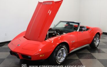 Unknown-Corvette-1975-Red-Black-32