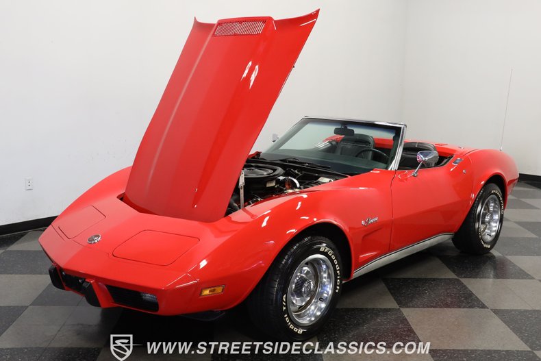 Unknown-Corvette-1975-Red-Black-32