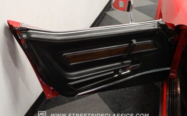 Unknown-Corvette-1975-Red-Black-36