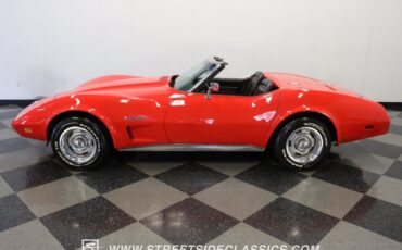 Unknown-Corvette-1975-Red-Black