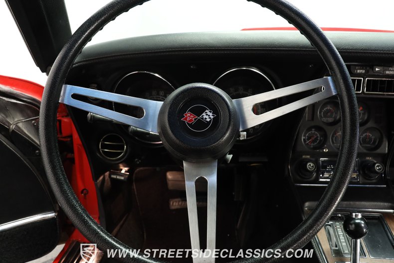 Unknown-Corvette-1975-Red-Black-38