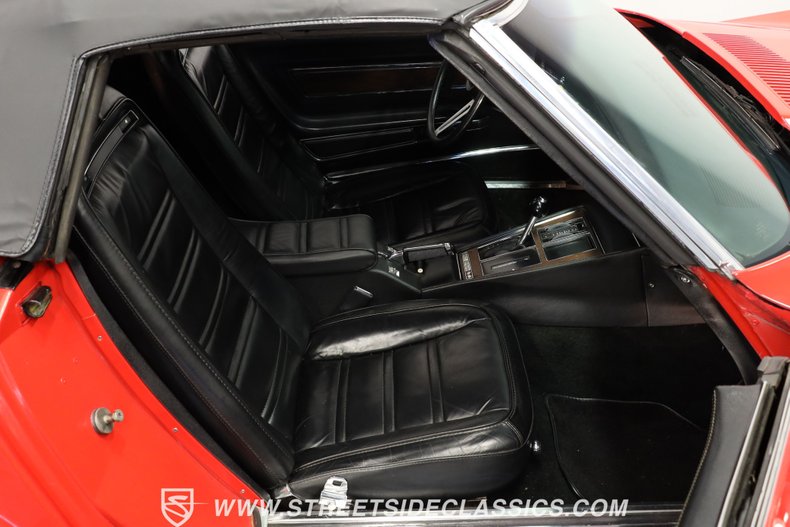 Unknown-Corvette-1975-Red-Black-48