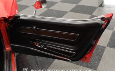 Unknown-Corvette-1975-Red-Black-6
